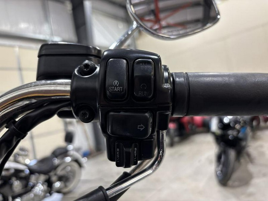 2006 Harley-Davidson® FLHRCI - Road King® Classic