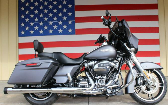 2017 Harley-Davidson® FLHXS - Street Glide® Special