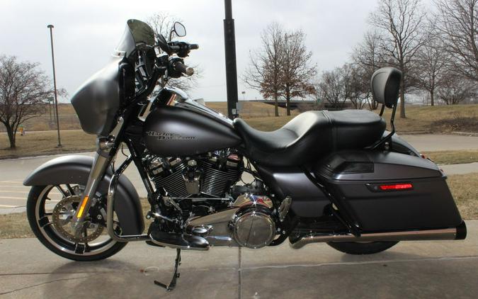 2017 Harley-Davidson® FLHXS - Street Glide® Special