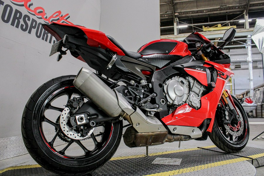 2015 Yamaha YZF-R1
