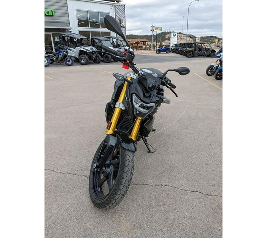 2022 BMW G 310 R Cosmic Black 2