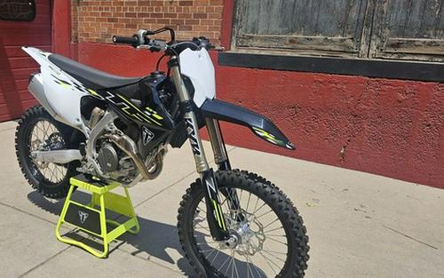 2026 Triumph TF 450-X Jet BlackPure White