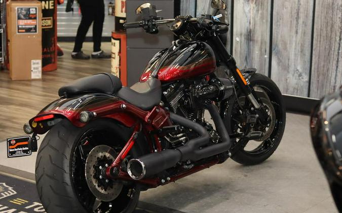 2017 Harley-Davidson® FXSE - CVO™ Pro Street Breakout®