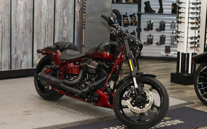 2017 Harley-Davidson® FXSE - CVO™ Pro Street Breakout®