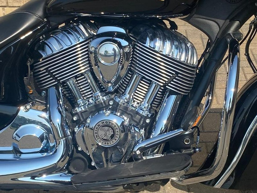 2019 Indian Motorcycle® Chieftain® Classic Thunder Black