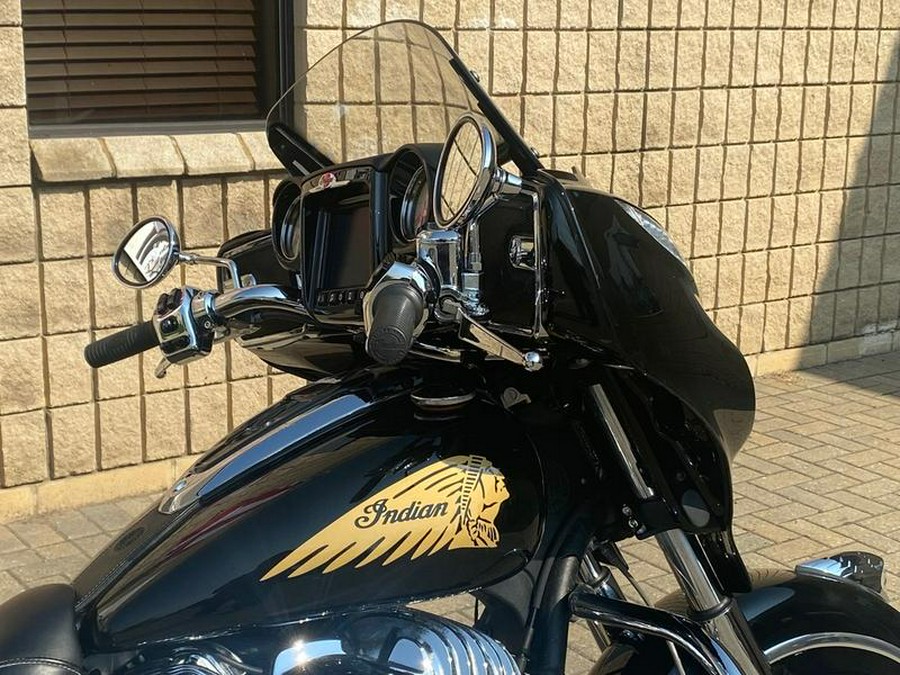2019 Indian Motorcycle® Chieftain® Classic Thunder Black