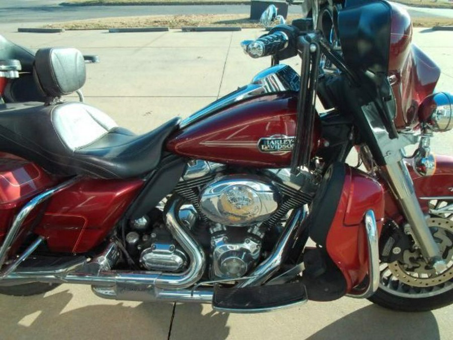 2010 Harley-Davidson® FLHTCU - Ultra Classic® Electra Glide