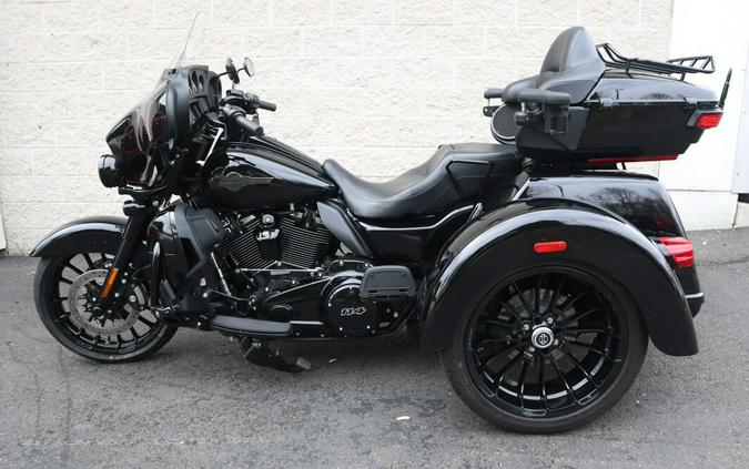Used 2025 Harley-Davidson Tri Glide Ultra Vivid Black - Black Finish