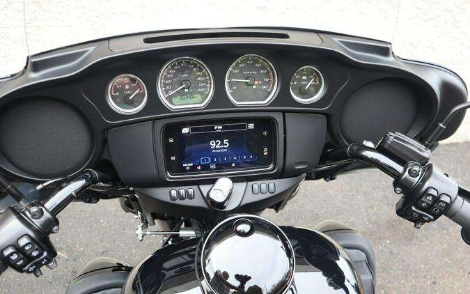 Used 2025 Harley-Davidson Tri Glide Ultra Vivid Black - Black Finish