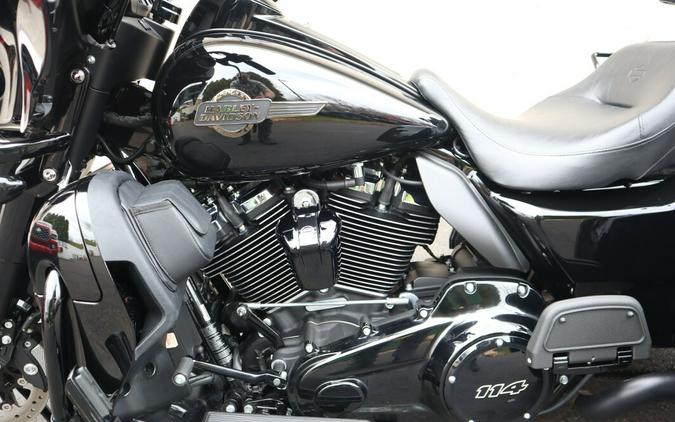 Used 2025 Harley-Davidson Tri Glide Ultra Vivid Black - Black Finish