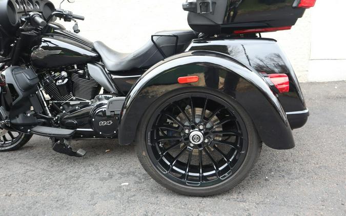 Used 2025 Harley-Davidson Tri Glide Ultra Vivid Black - Black Finish