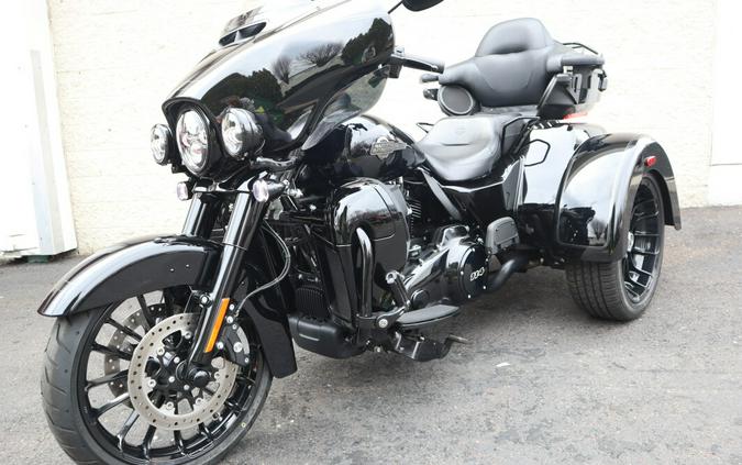 Used 2025 Harley-Davidson Tri Glide Ultra Vivid Black - Black Finish