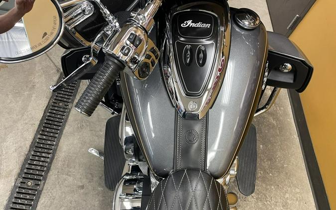 2017 Indian Motorcycle® Roadmaster® Steel Gray Over Thunder Black