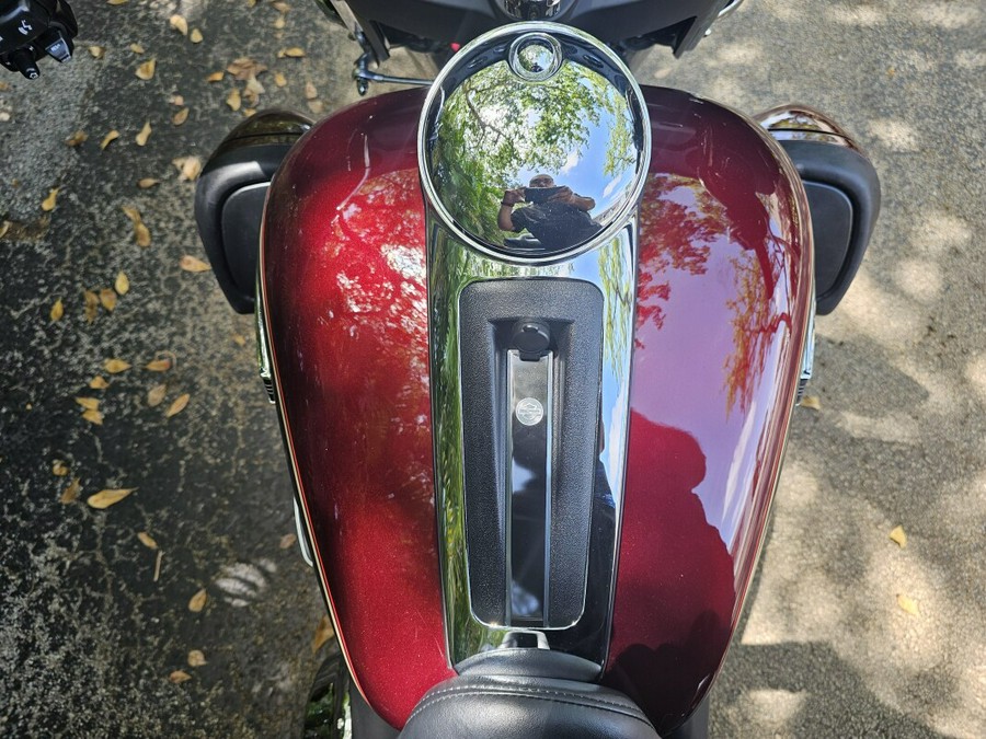2014 Tri Glide Ultra Classic MYSTERIOUS RED/CAYENNE