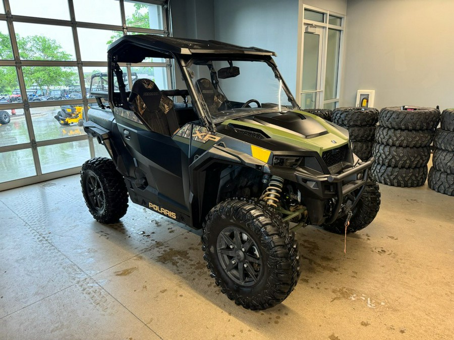 2022 Polaris Industries GENERAL XP 1000 Deluxe RIDE COMMAND Edition