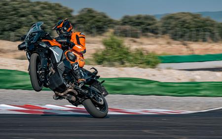 2027 KTM 1390 Super Adventure S EVO