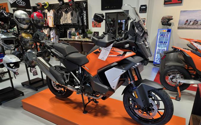 2027 KTM 1390 Super Adventure S EVO