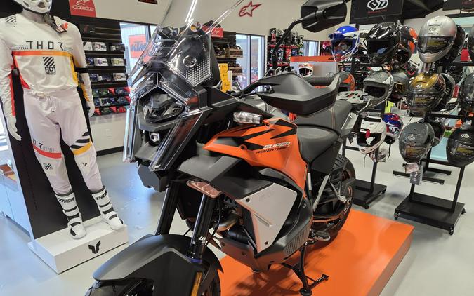 2027 KTM 1390 Super Adventure S EVO
