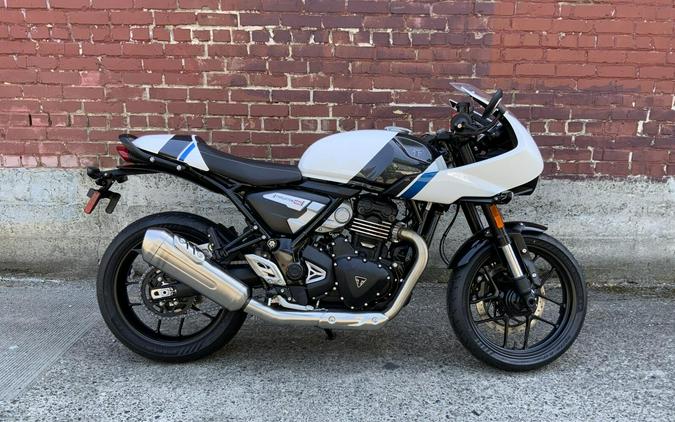 2026 Triumph THRUXTON 400