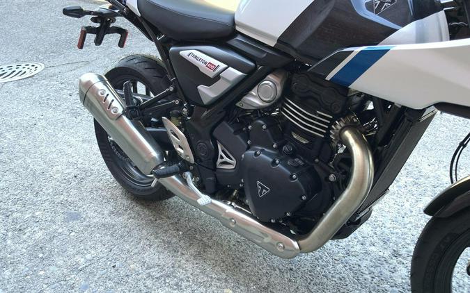 2026 Triumph THRUXTON 400