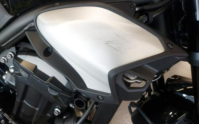 2025 Kawasaki Z900 ABS Metallic Spark Black/Metallic Carbon Gray