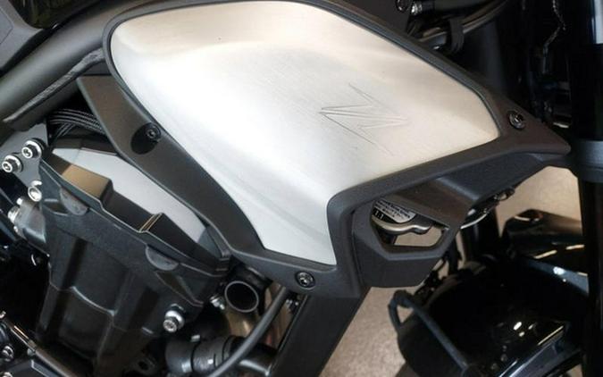 2025 Kawasaki Z900 ABS Metallic Spark Black/Metallic Carbon Gray