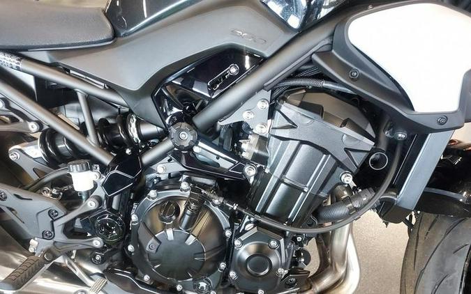 2025 Kawasaki Z900 ABS Metallic Spark Black/Metallic Carbon Gray