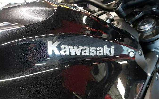 2025 Kawasaki Z900 ABS Metallic Spark Black/Metallic Carbon Gray