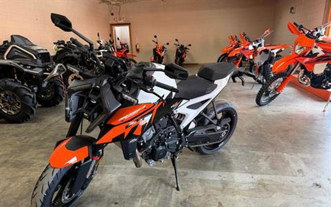 2027 KTM 990 Duke