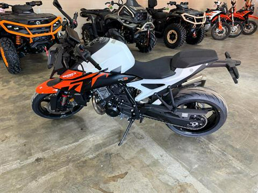 2027 KTM 990 Duke