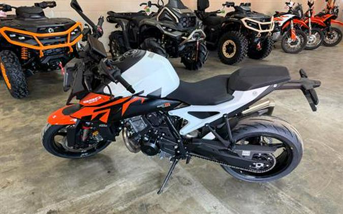 2027 KTM 990 Duke