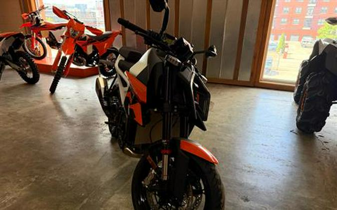 2027 KTM 990 Duke