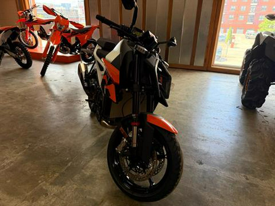 2027 KTM 990 Duke