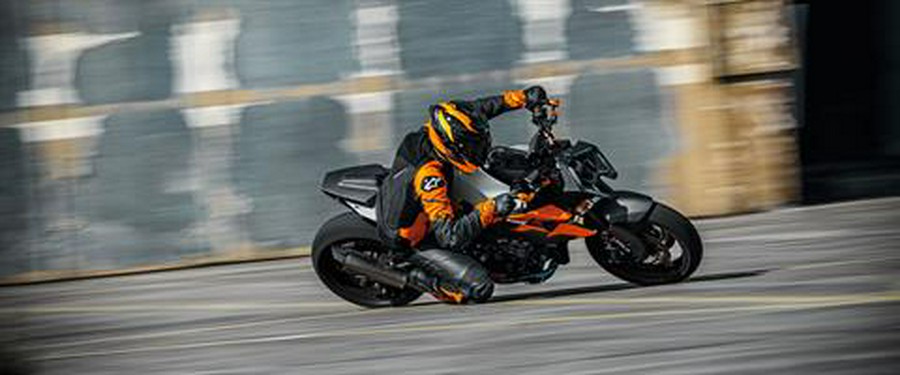 2027 KTM 990 Duke
