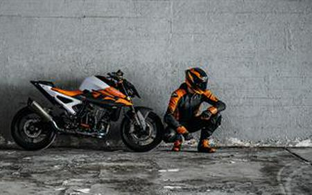 2027 KTM 990 Duke