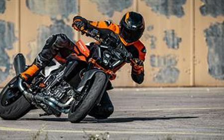 2027 KTM 990 Duke