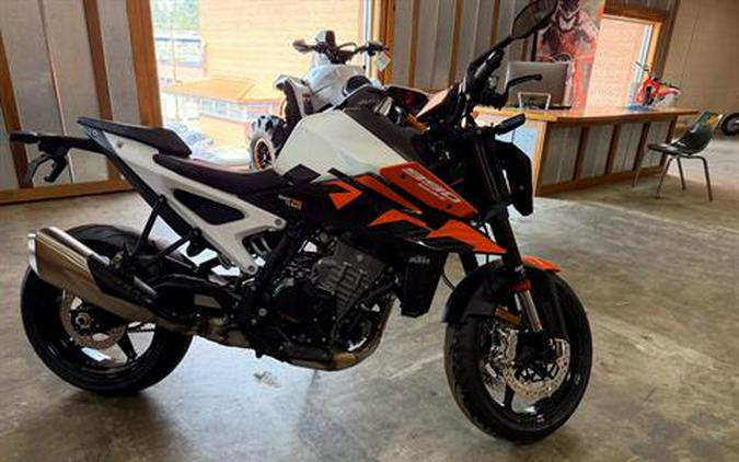 2027 KTM 990 Duke