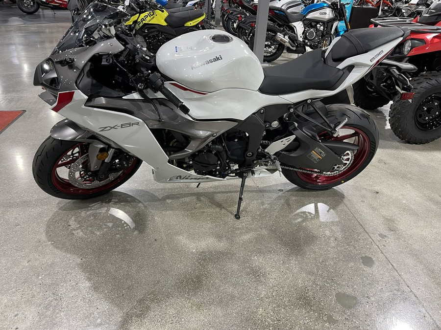 2024 KAWASAKI NINJA ZX-6R