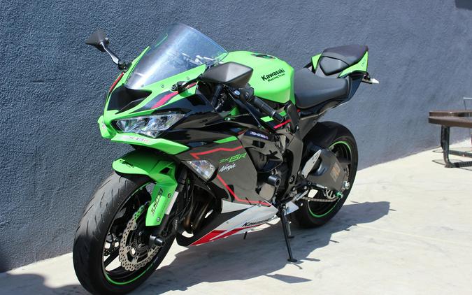 2021 Kawasaki Ninja ZX-6R Base