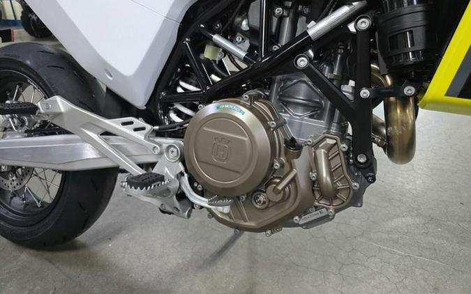 2026 Husqvarna Supermoto 701