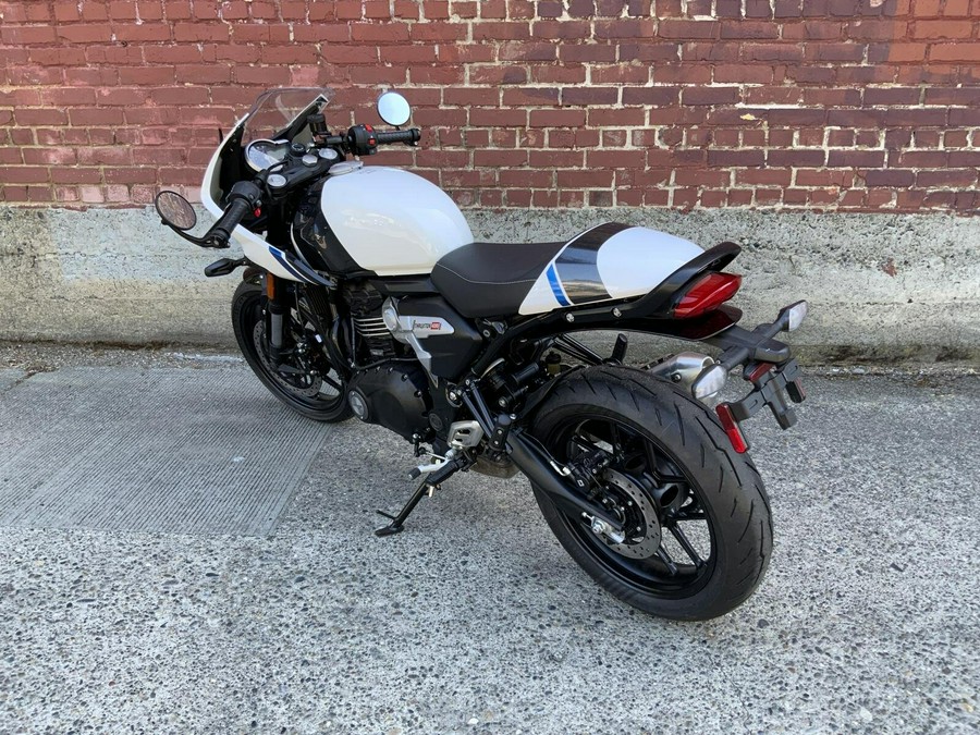 2026 Triumph THRUXTON 400