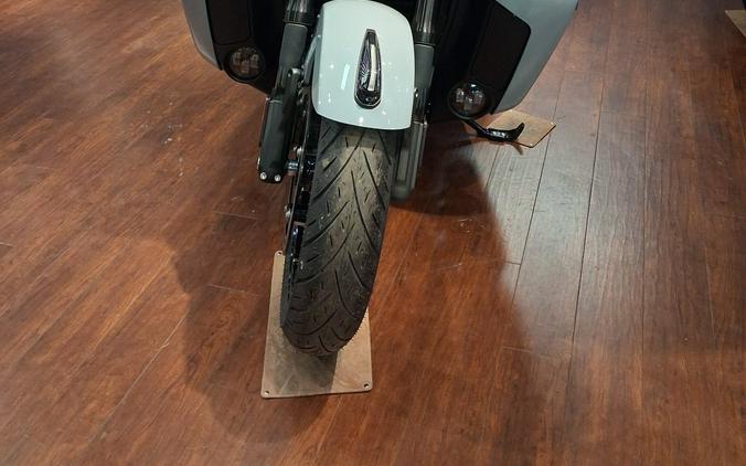 2025 Indian Motorcycle® Roadmaster® PowerPlus Dark Horse® with PowerBand Audio Package