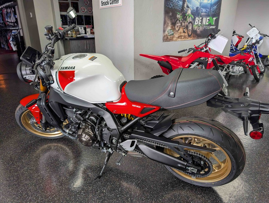 2026 Yamaha XSR900 Heritage White - 000655