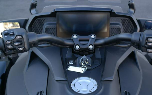2026 Can-Am® Spyder F3 Limited Dark