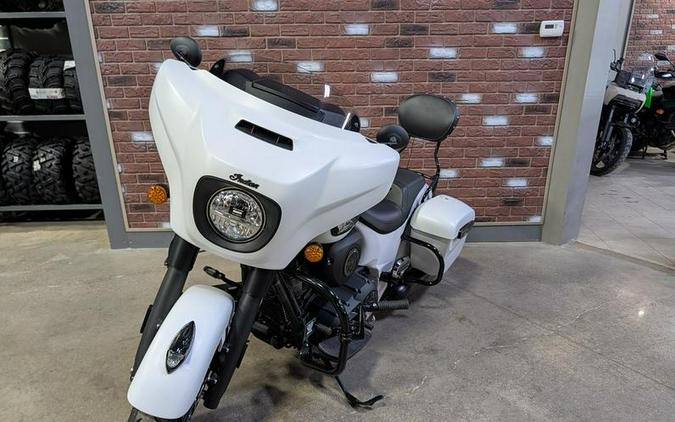 2019 Indian Motorcycle® Chieftain Dark Horse® White Smoke