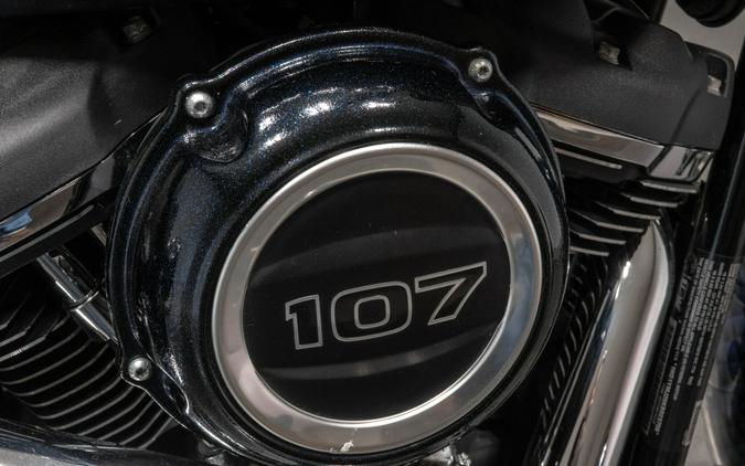 2019 HARLEY-DAVIDSON FLSB SPORT GLIDE in VIVID BLACK