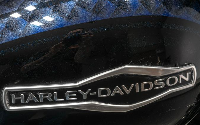 2019 HARLEY-DAVIDSON FLSB SPORT GLIDE in VIVID BLACK