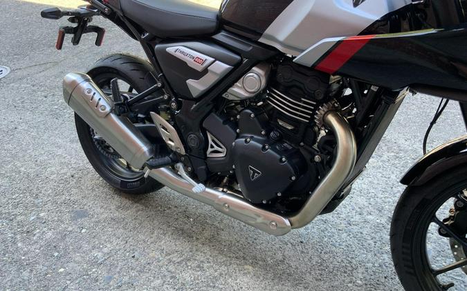 2026 Triumph THRUXTON 400