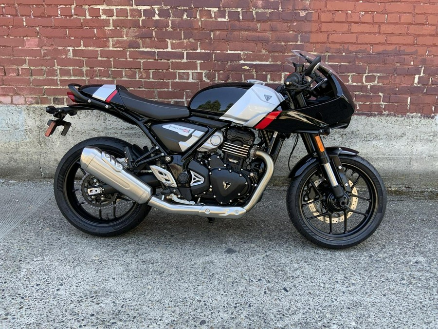 2026 Triumph THRUXTON 400