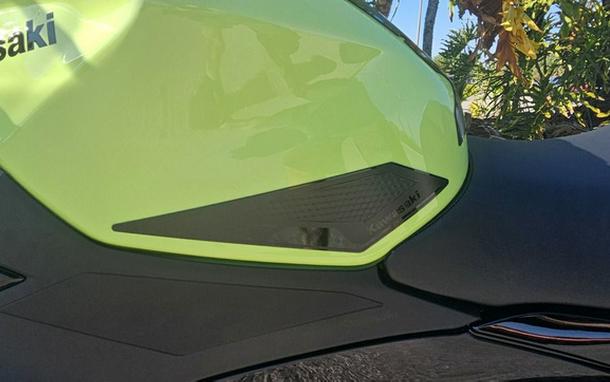 2026 Kawasaki Ninja 500 ABS Metallic Yellowish GreenEbony